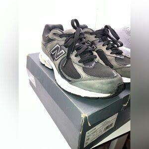 New Balance 2002R Black Grey ML2002RB Mens Size 10